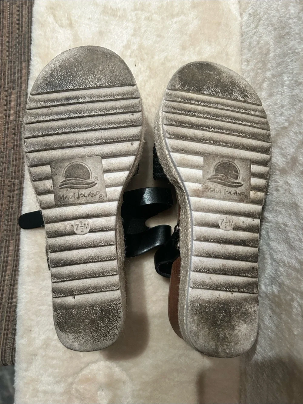 Maui Island comfortable black